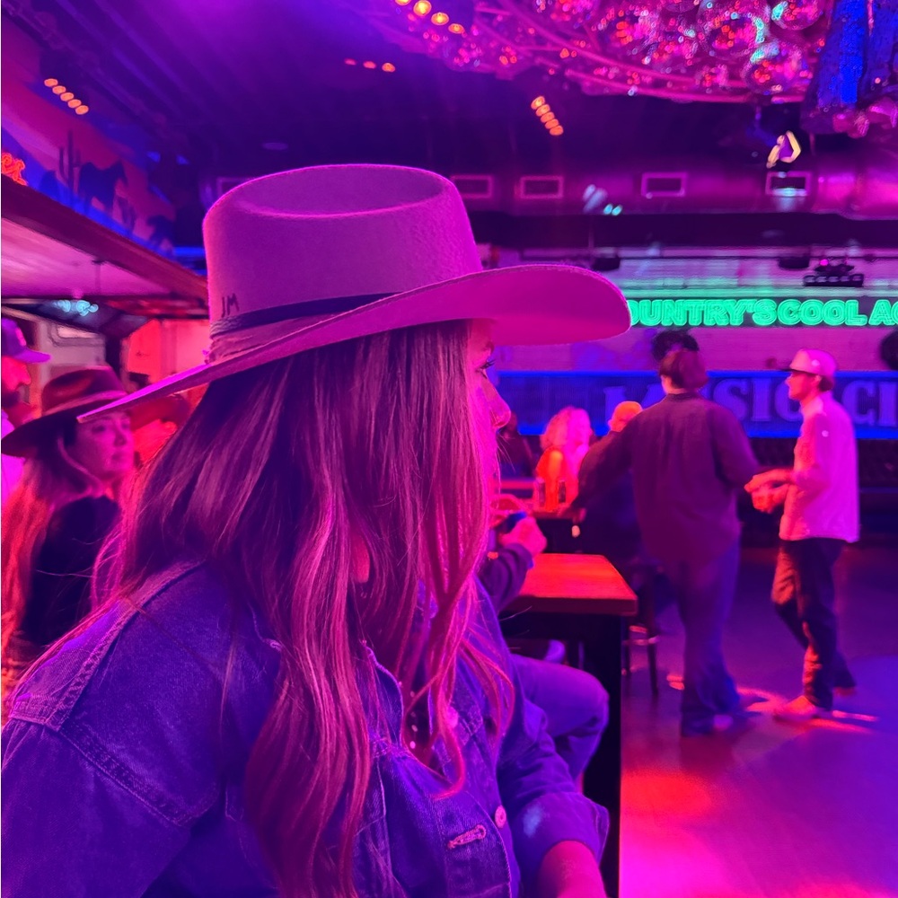 Meet your Posher, Julianne